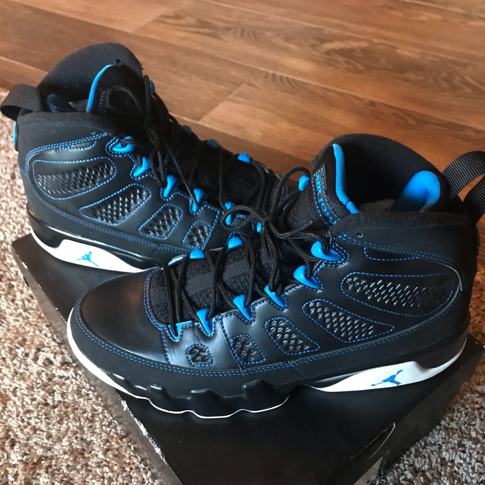 Jordan Air Retro 9 Size 9 Mens